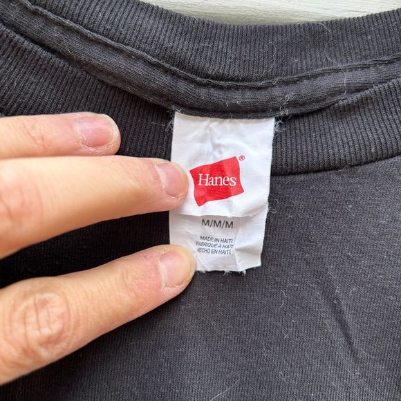 Amex Dip Into Gold VIP Tshirt - Picture 2 of 3